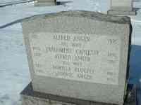 Dorilla PLOUFFE - Grave