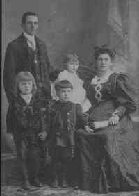 Lucien BURQUE - Family photo Louis, Lucien, Emile, Marie Claire, Marie Elmire