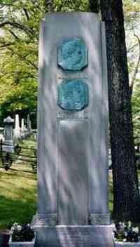 Samuel Langhorne (A.K.A. Mark Twain) CLEMENS - Grave