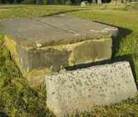 Susanna ORCUTT - Grave Inscription: SAMUEL & SUESANAH EDSON INTERD HE JULY Ye 20, 1692 & SHE FEBRUARY Ye 20, 1699 HE AGED 80 7 SHE AGED 81 YEARS