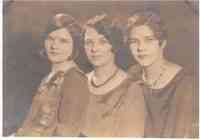 Doris Elizabeth GIMLICH - Gimlich sisters - L to R - Marion, Doris, and Marjorie