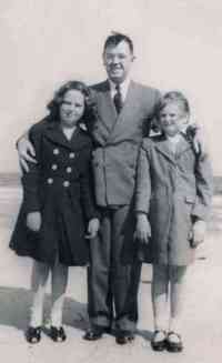 Alfred Adelard LACHAPELLE - Beverly, Fred (Alfred), + Marilyn Lachapelle Old Orchard Beach, Maine 1946