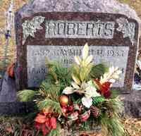 Raymond H ROBERTS - Grave