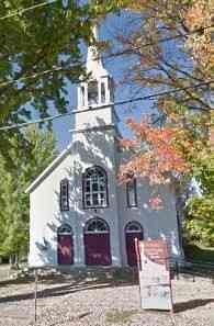 Saint-Faustin, Québec, Canada - Église de la Sainte-Trinité
1177, rue de la Pisciculture, Saint-Faustin-Lac-Carré, QUÉBEC
Establis